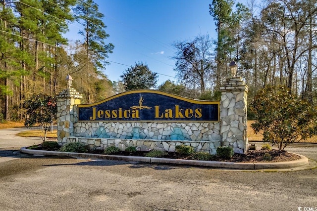 view of community / neighborhood sign