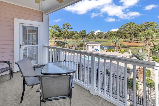 balcony featuring ceiling fan