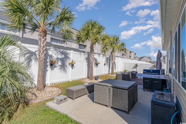 view of patio featuring an outdoor hangout area