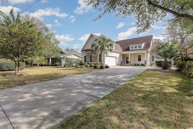 view of front facade featuring a front lawn