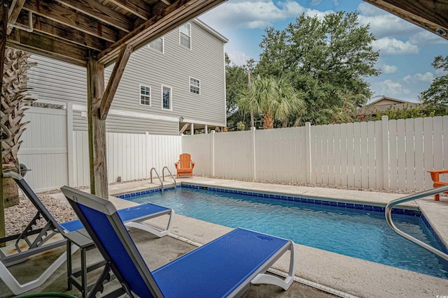 view of swimming pool