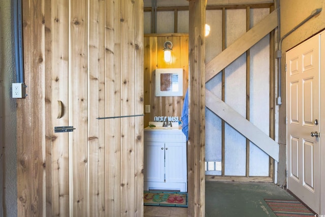 doorway to property with sink