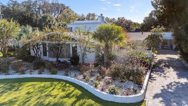 exterior space featuring a yard