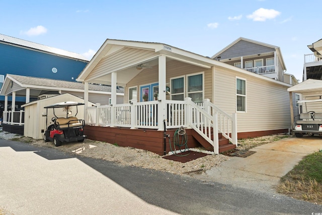 view of front of property featuring covered porch