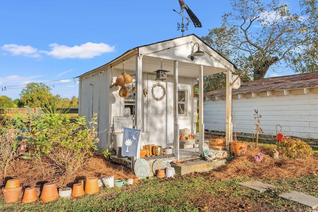 view of outbuilding