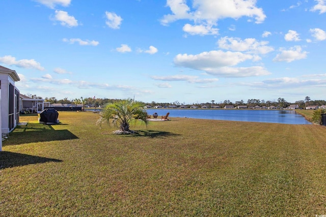 view of yard featuring a water view