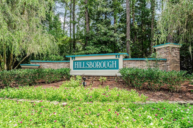 view of community / neighborhood sign