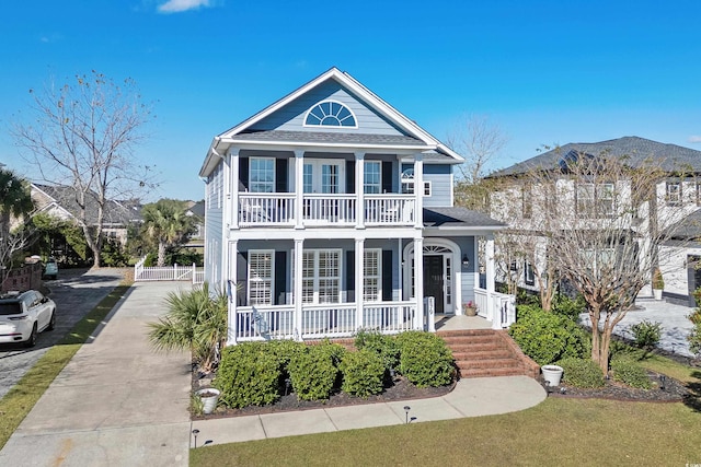 view of front of house featuring a mountain view and a porch