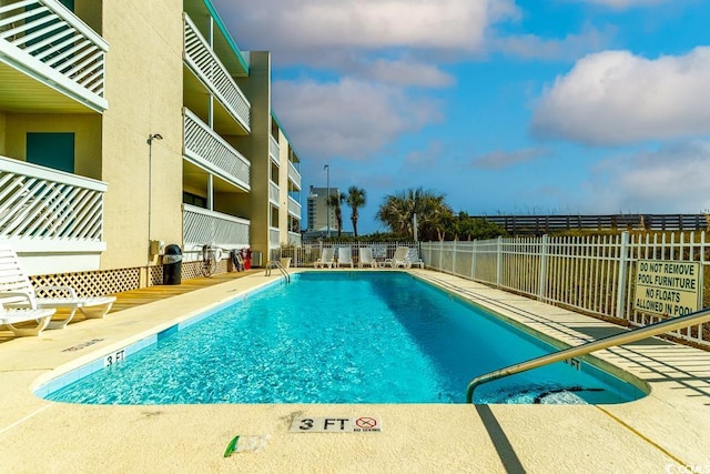 view of swimming pool