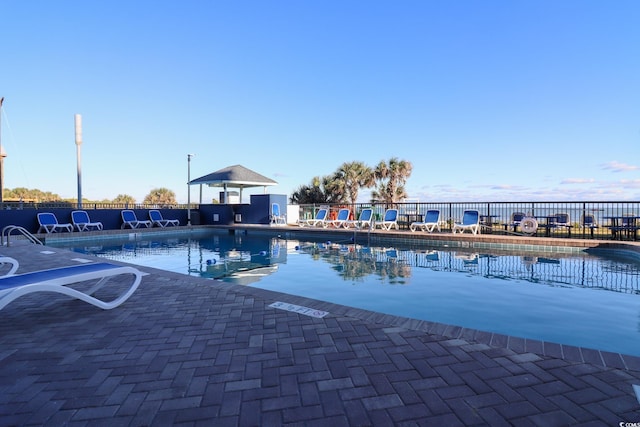 view of swimming pool