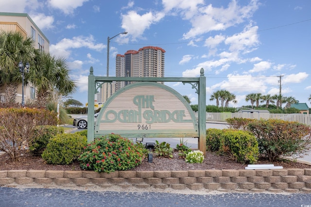 view of community / neighborhood sign