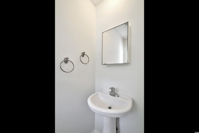 bathroom with sink