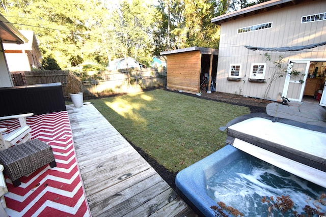 view of yard featuring a shed