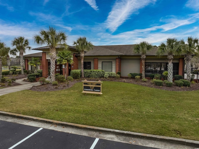 view of front of property with a front lawn