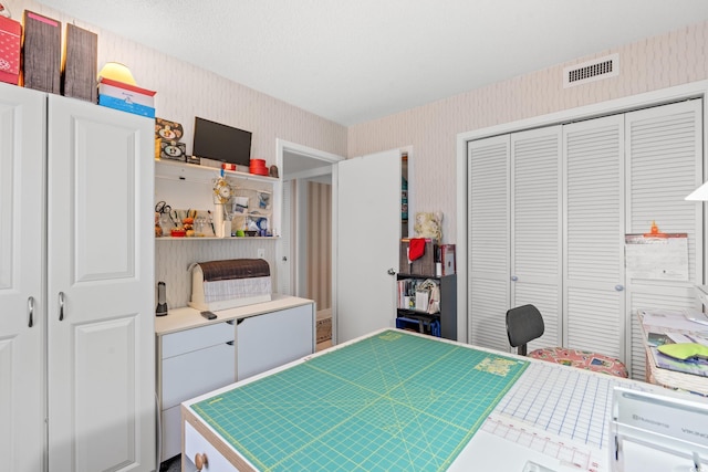 100 Ocean Creek Dr Unit L5, Myrtle Beach, SC 29572 - rec room with wallpapered walls
