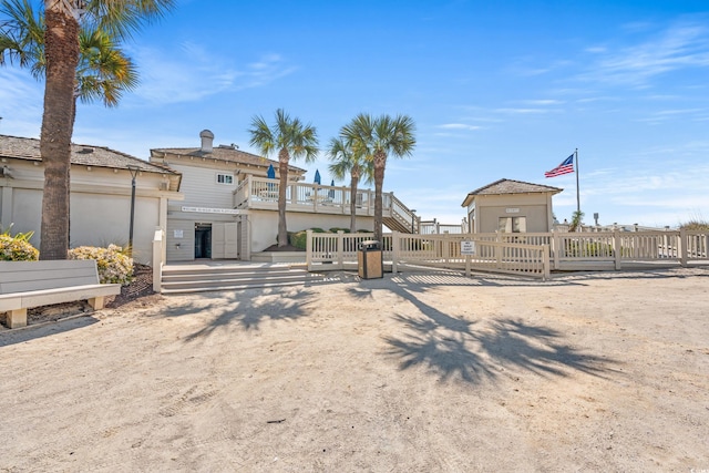 view of front of property