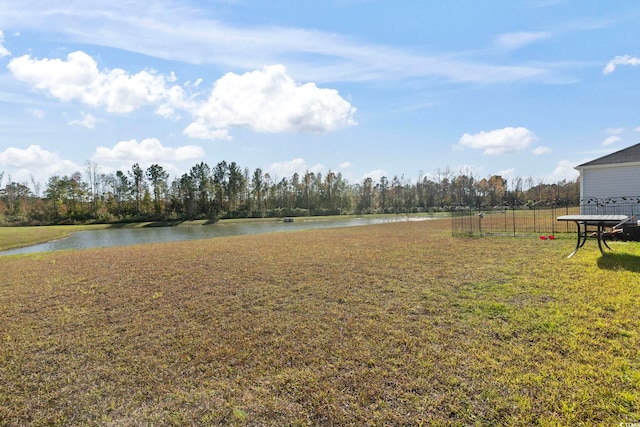 view of yard featuring a water view