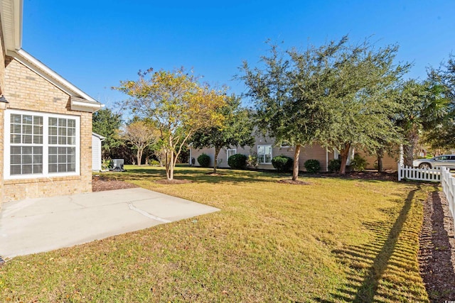 view of yard featuring a patio