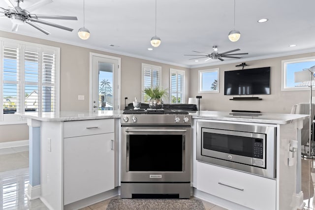 338 Harbour View Dr, Myrtle Beach, SC 29579 - kitchen featuring stainless steel appliances, ceiling fan, crown molding, recessed lighting, and pendant lighting
