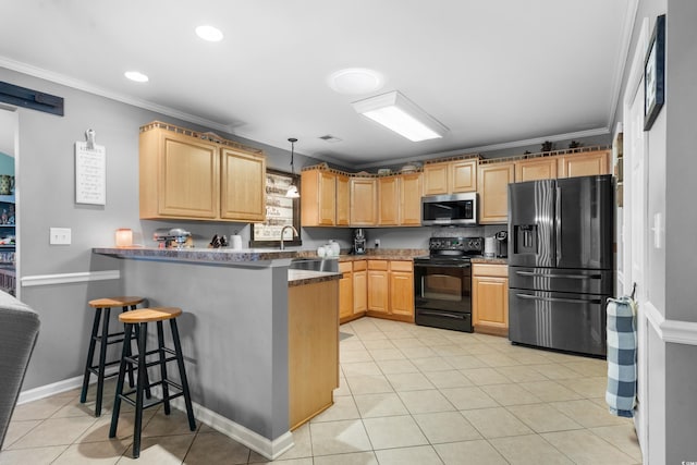 kitchen featuring stainless steel appliances, kitchen peninsula, crown molding, a breakfast bar, and light tile patterned floors