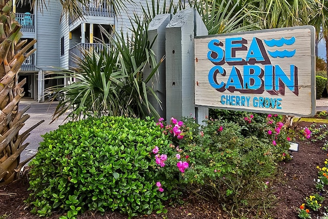 view of community / neighborhood sign