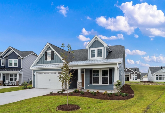 craftsman-style home featuring a front lawn