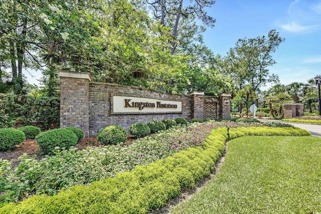 view of community / neighborhood sign