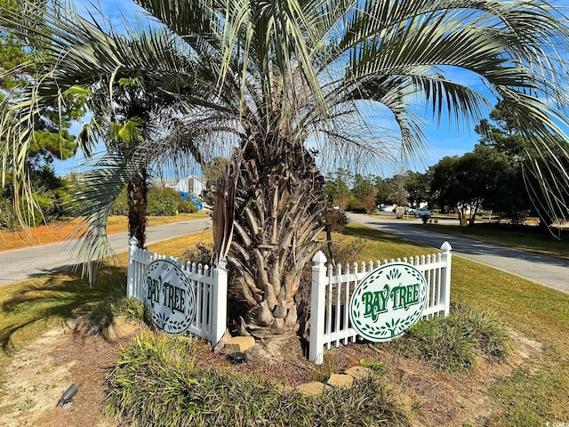 view of community / neighborhood sign