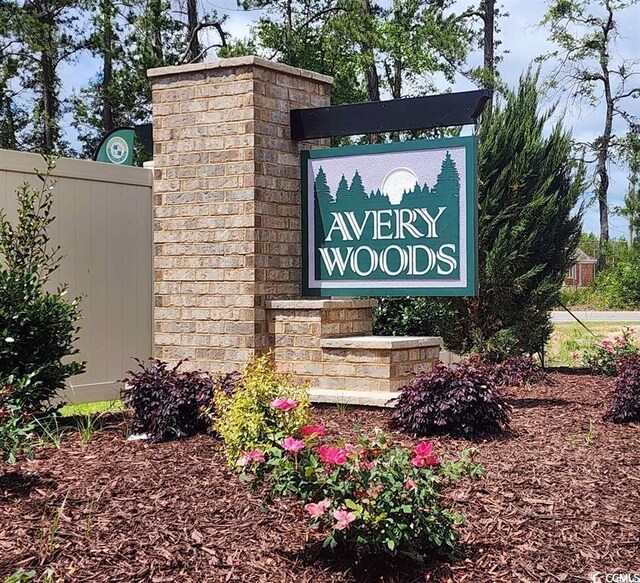 view of community / neighborhood sign