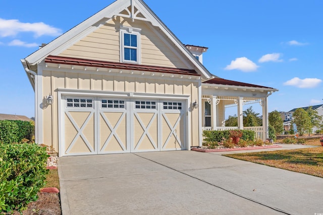 view of front facade featuring a porch