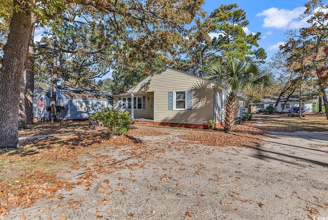 view of front of property