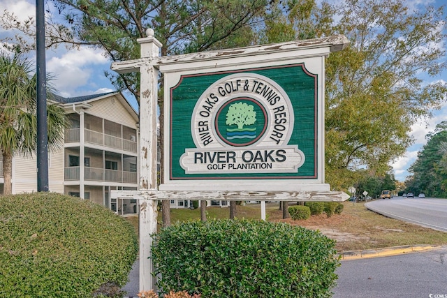 view of community / neighborhood sign