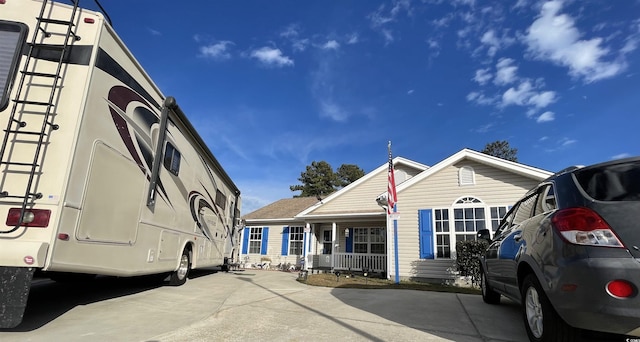 view of front of house