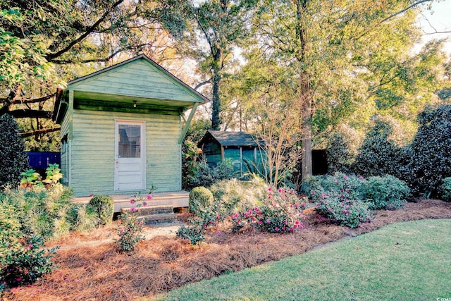 view of outbuilding