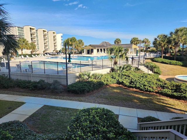 view of swimming pool