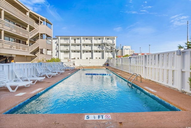 view of swimming pool