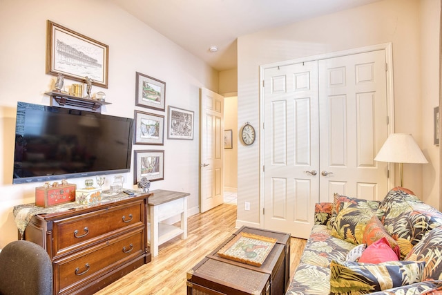 190 Sugar Loaf Ln, Murrells Inlet, SC 29576 - living room featuring light wood-style floors and baseboards