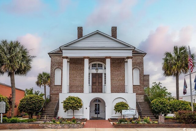 view of front of house