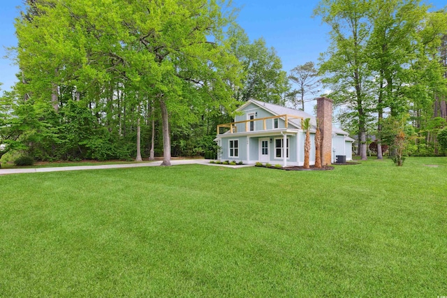 view of yard featuring a porch