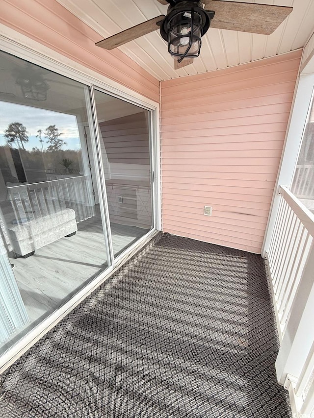 balcony with ceiling fan