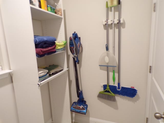 3070 Sutherland Dr, Little River, SC 29566 - detailed view of baseboards