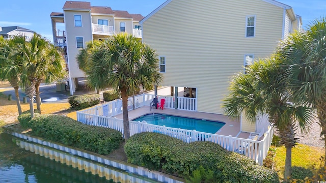 view of swimming pool