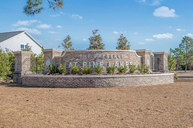 view of community / neighborhood sign