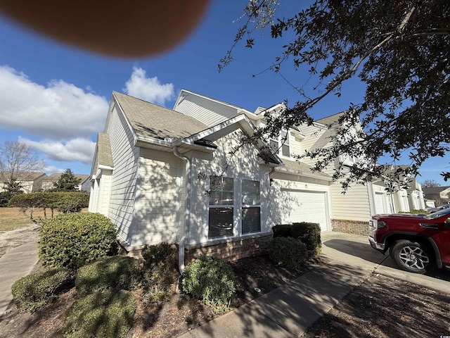 view of front facade with a garage