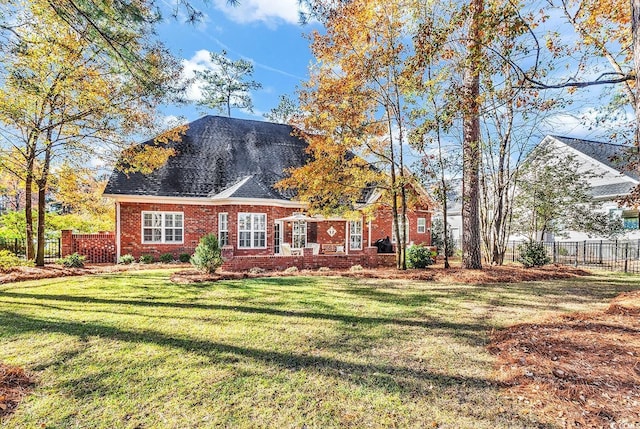 exterior space featuring a lawn