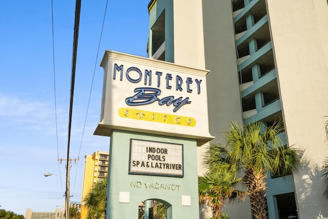 view of community / neighborhood sign