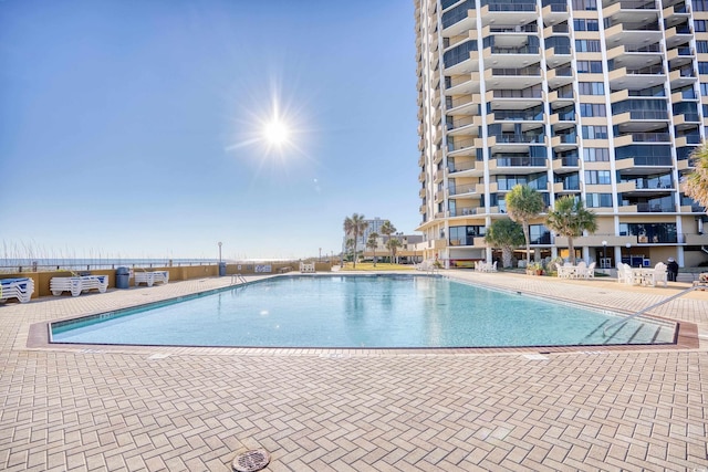 view of swimming pool