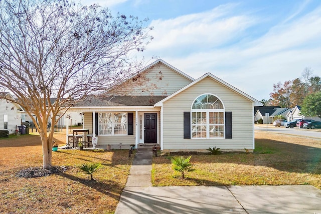 view of front of property with a front yard