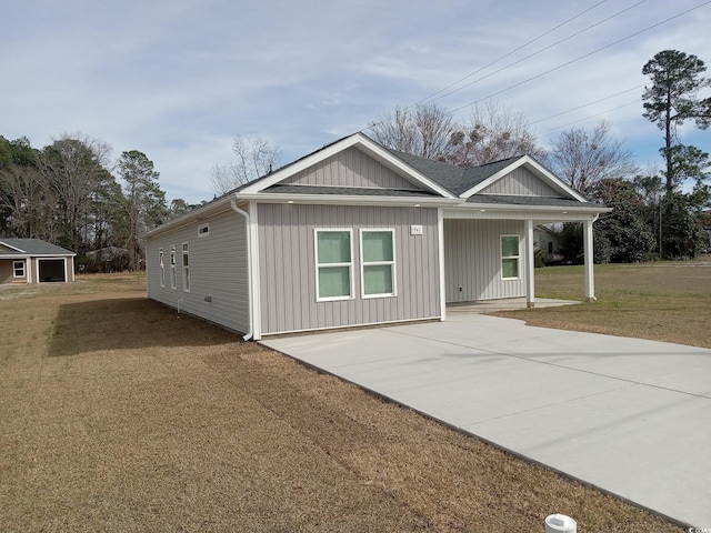 exterior space featuring a front lawn