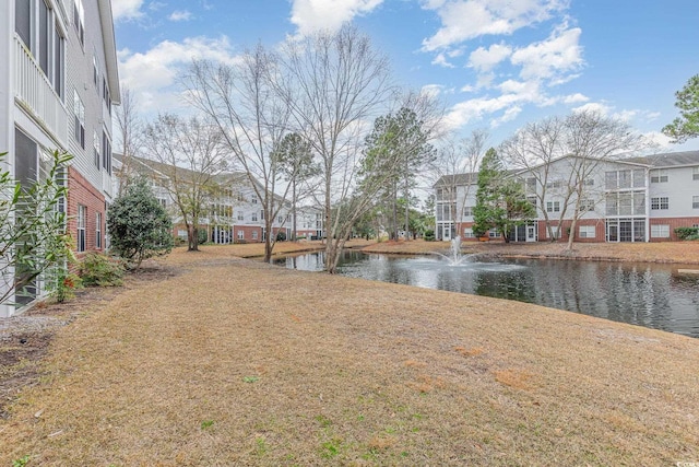 view of yard featuring a water view